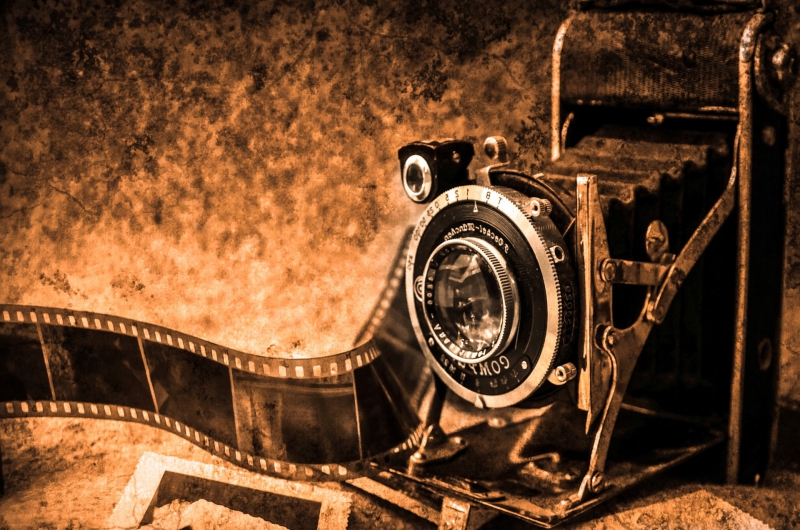 photographe-CARCES-min_light-wood-night-camera-photography-vintage-1245236-pxhere.com